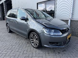 krockskadad bil auto Volkswagen Sharan 2.0 TSI Highline 7-Persoons Automaat 2013/2