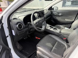 Hyundai Kona EV Premium 64 kWh picture 25