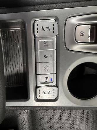 Hyundai Kona EV Premium 64 kWh picture 40