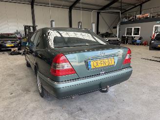 Mercedes C-klasse 200 Sport picture 15