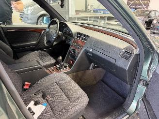 Mercedes C-klasse 200 Sport picture 29