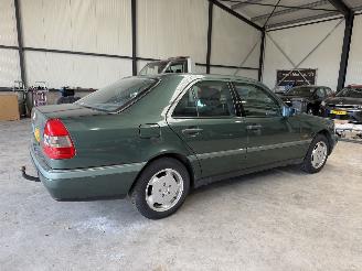 Mercedes C-klasse 200 Sport picture 4
