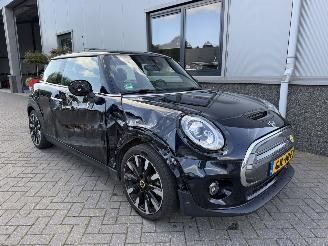 Voiture accidenté Mini Electric MINI Yours 33 kWh 2020/12