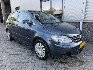 uszkodzony samochody osobowe Volkswagen Golf plus 1.6 FSI Optive 3 2007/5