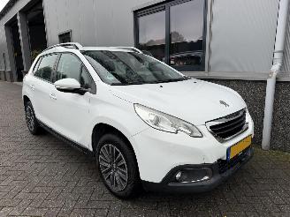 skadebil auto Peugeot 2008 1.2 PureTech Allure Automaat KT-807-F 2016/5