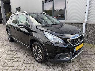 Damaged car Peugeot 2008 1.2 PureTech Allure G-403-ST 2019/11