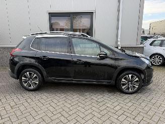 Peugeot 2008 1.2 PureTech Allure G-403-ST picture 3