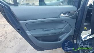 Peugeot 308 308 (L3/L8/LB/LH/LP), Hatchback 5-drs, 2013 / 2021 1.6 BlueHDi 120 picture 19