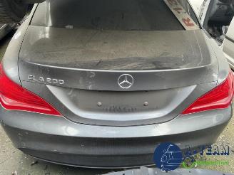 Coche siniestrado Mercedes Cla-klasse CLA (117.3), Sedan, 2013 / 2019 1.6 CLA-200 16V 2014/4