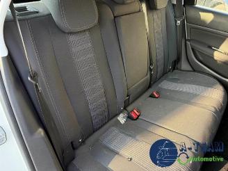 Peugeot 308 308 SW (L4/L9/LC/LJ/LR), Combi 5-drs, 2014 / 2021 1.2 12V e-THP PureTech 130 picture 18