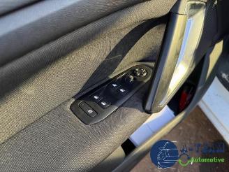 Peugeot 308 308 SW (L4/L9/LC/LJ/LR), Combi 5-drs, 2014 / 2021 1.2 12V e-THP PureTech 130 picture 33
