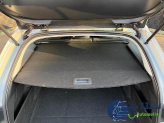 Peugeot 308 308 SW (L4/L9/LC/LJ/LR), Combi 5-drs, 2014 / 2021 1.2 12V e-THP PureTech 130 picture 34