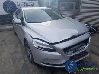 Volvo V-40 V40 (MV), Hatchback 5-drs, 2012 / 2019 2.0 D3 16V picture 3