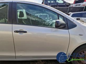 Toyota Yaris Yaris II (P9), Hatchback, 2005 / 2014 1.3 16V VVT-i picture 12