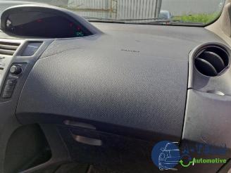 Toyota Yaris Yaris II (P9), Hatchback, 2005 / 2014 1.3 16V VVT-i picture 28