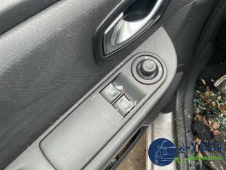 Renault Clio Clio IV Estate/Grandtour (7R), Combi 5-drs, 2012 / 2021 1.5 Energy dCi 90 FAP picture 31