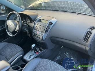 Kia Cee d Cee'd Sporty Wagon (EDF), Combi, 2007 / 2012 1.6 CVVT 16V picture 17