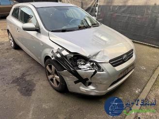 Kia Cee d Pro cee'd (EDB3), Hatchback 3-drs, 2008 / 2012 1.4 CVVT 16V picture 6