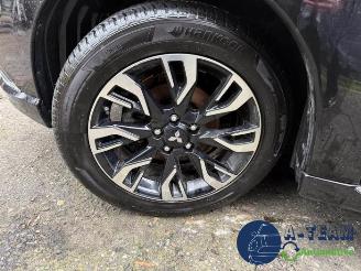 Mitsubishi Outlander Outlander (GF/GG), SUV, 2012 / 2022 2.0 16V PHEV 4x4 picture 14