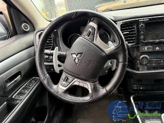 Mitsubishi Outlander Outlander (GF/GG), SUV, 2012 / 2022 2.0 16V PHEV 4x4 picture 20