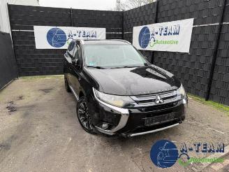 krockskadad bil auto Mitsubishi Outlander Outlander (GF/GG), SUV, 2012 / 2022 2.0 16V PHEV 4x4 2015/10