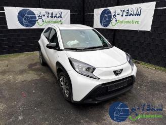 Dezmembrări autoturisme Toyota Aygo Aygo X, Hatchback, 2022 1.0 12V VVT-i 2024/4