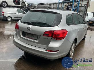 Opel Astra Astra J Sports Tourer (PD8/PE8/PF8), Combi, 2010 / 2015 1.4 16V ecoFLEX picture 16