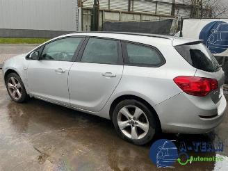 Opel Astra Astra J Sports Tourer (PD8/PE8/PF8), Combi, 2010 / 2015 1.4 16V ecoFLEX picture 9