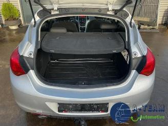 Opel Astra Astra J (PC6/PD6/PE6/PF6), Hatchback 5-drs, 2009 / 2015 1.4 Turbo 16V picture 25