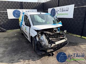 Vrakbiler auto Peugeot Partner Partner (EA//EF/EN/EU), Van, 2018 1.5 BlueHDi 100 2021/8