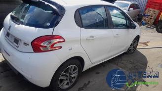 Peugeot 208 208 I (CA/CC/CK/CL), Hatchback, 2012 / 2019 1.4 HDi picture 10