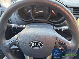 Kia Rio Rio III (UB), Hatchback, 2011 / 2017 1.2 CVVT 16V picture 16