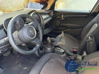 Mini Cooper Mini (F55), Hatchback 5-drs, 2013 1.5 12V Cooper picture 13