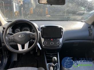 Kia Cee d Cee'd Sporty Wagon (EDF), Combi, 2007 / 2012 1.4 16V picture 21