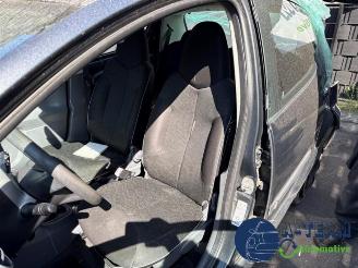 Peugeot 107 107, Hatchback, 2005 / 2014 1.0 12V picture 11