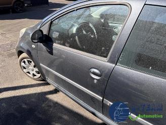 Peugeot 107 107, Hatchback, 2005 / 2014 1.0 12V picture 32