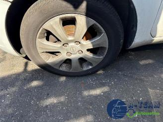 Opel Agila Agila (B), MPV, 2008 / 2014 1.0 12V picture 14