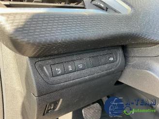 Peugeot 2008 2008 (CU), MPV, 2013 / 2019 1.2 Vti 12V PureTech 82 picture 29