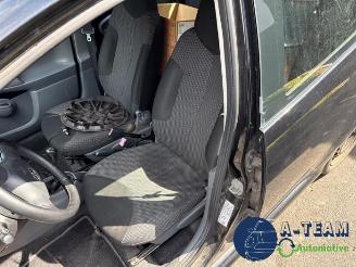 Toyota Aygo Aygo (B10), Hatchback, 2005 / 2014 1.0 12V VVT-i picture 12
