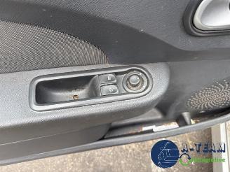 Renault Twingo Twingo II (CN), Hatchback 3-drs, 2007 / 2014 1.2 16V picture 18