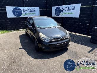 Vrakbiler auto Kia Rio Rio III (UB), Hatchback, 2011 / 2017 1.4 CVVT 16V 2012/8