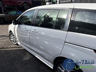 Mazda 5  picture 5