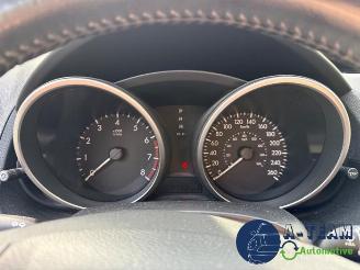 Mazda 5  picture 24