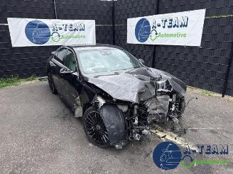 Vrakbiler auto Mercedes C-klasse C (W206), Sedan, 2021 C-300 2.0 EQ Boost Turbo 2022/3