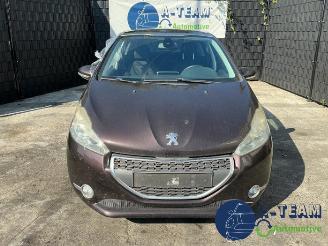 Peugeot 208 208 I (CA/CC/CK/CL), Hatchback, 2012 / 2019 1.4 16V picture 2