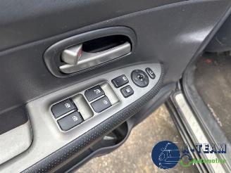 Kia Carens Carens III (FG), MPV, 2006 / 2013 2.0i CVVT 16V picture 18