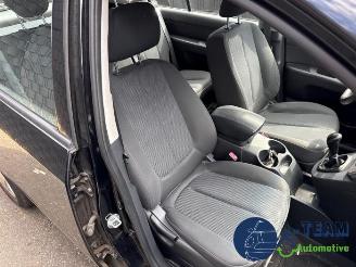 Kia Carens Carens III (FG), MPV, 2006 / 2013 2.0i CVVT 16V picture 19