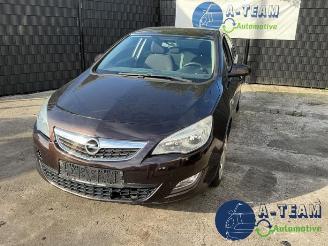 Salvage car Opel Astra Astra J (PC6/PD6/PE6/PF6), Hatchback 5-drs, 2009 / 2015 1.4 16V ecoFLEX 2011/10
