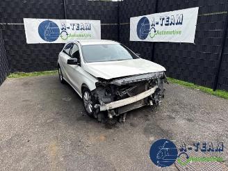 Vrakbiler auto Mercedes A-klasse A (W176), Hatchback, 2012 / 2018 1.6 A-200 16V 2013/11
