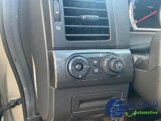 Chevrolet Captiva Captiva (C100), SUV, 2006 / 2011 3.2 V6 24V 4x4 picture 19